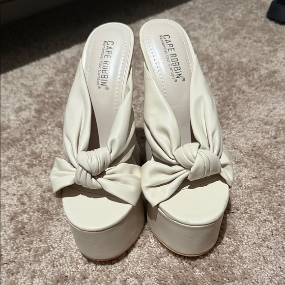 Cape Robbin Shoes - Cape Robbin Ivory Platform Mule Heels | Sculptural Heel | Size 8